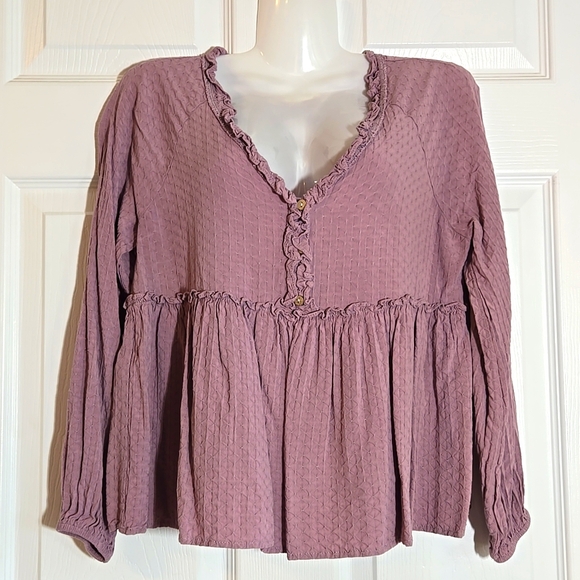 Altar'd State Tops - Altar'd State Dusty Purple V-Neck Flutter Sleeve Top Size Small